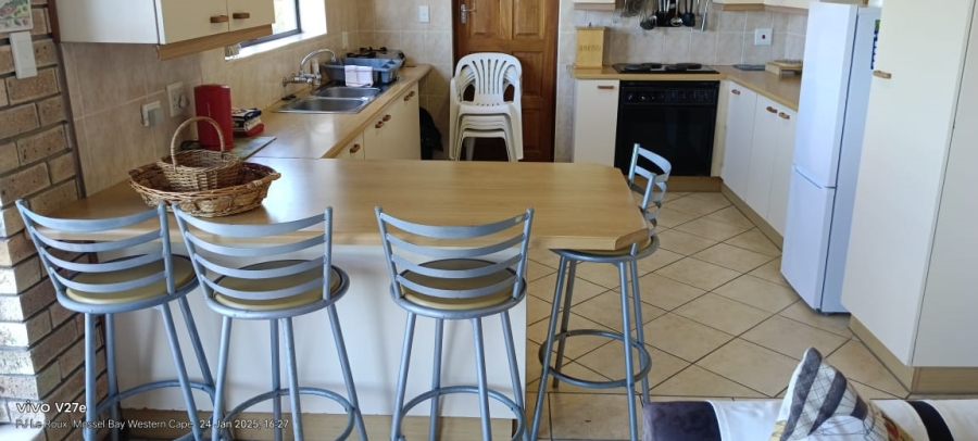 To Let 5 Bedroom Property for Rent in Dana Bay Western Cape